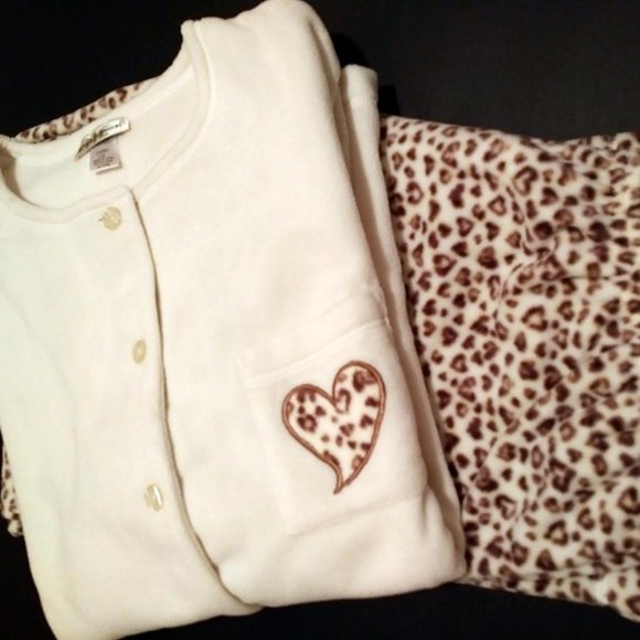 NEW Leopard & Cream Fleece Pajama Set, L - Picture 5 of 12